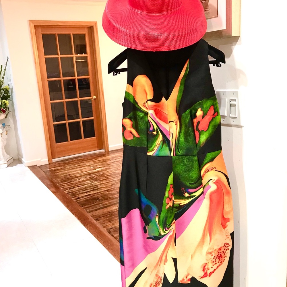 Dress - Picture 6 of 10